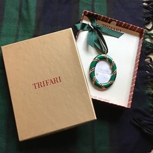 Trifari photo frame ornament